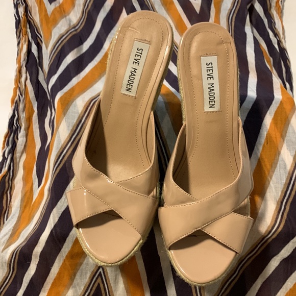 Steve Madden tan woven heel wedges - Picture 7 of 13